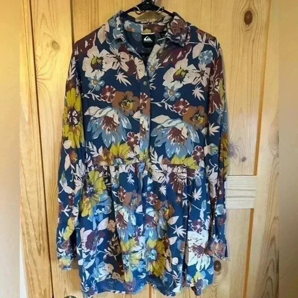 Quicksilver‎ peplum floral top size small - Picture 1 of 7